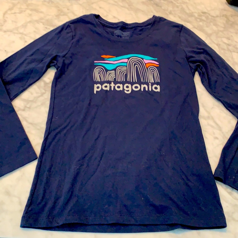 Patagonia Girls long sleeve T-Shirt. Size 12 Navy blue